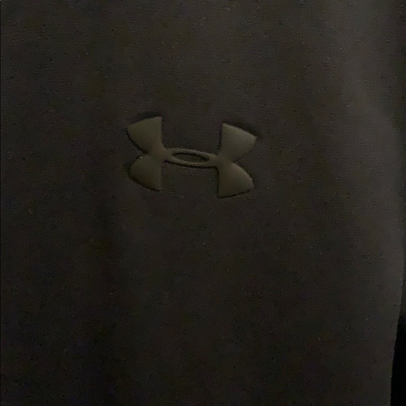 Under Armour Sweater - Picture 2 of 3